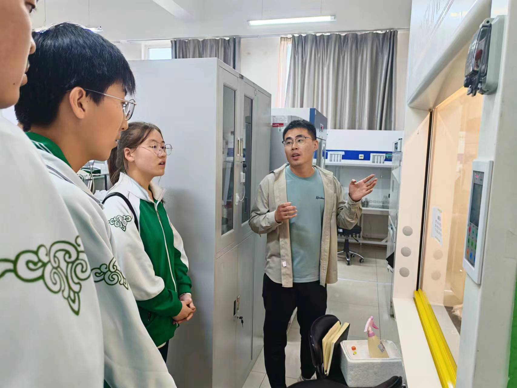 生命科学学院举办实验室开放日科普活动-生命科学学院